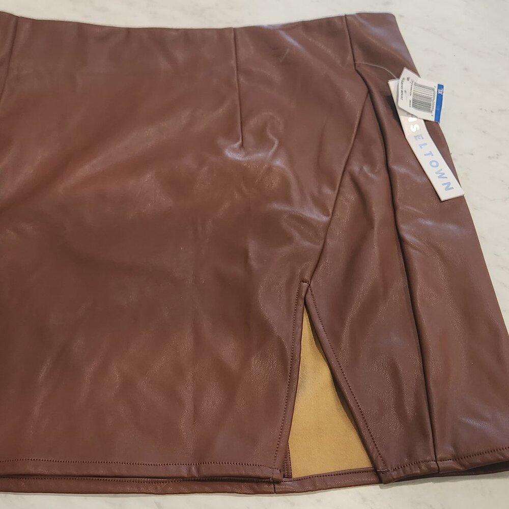 Mini leather skirt
